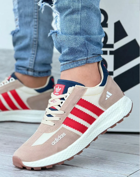 Neue Lauf-Sportschuhe