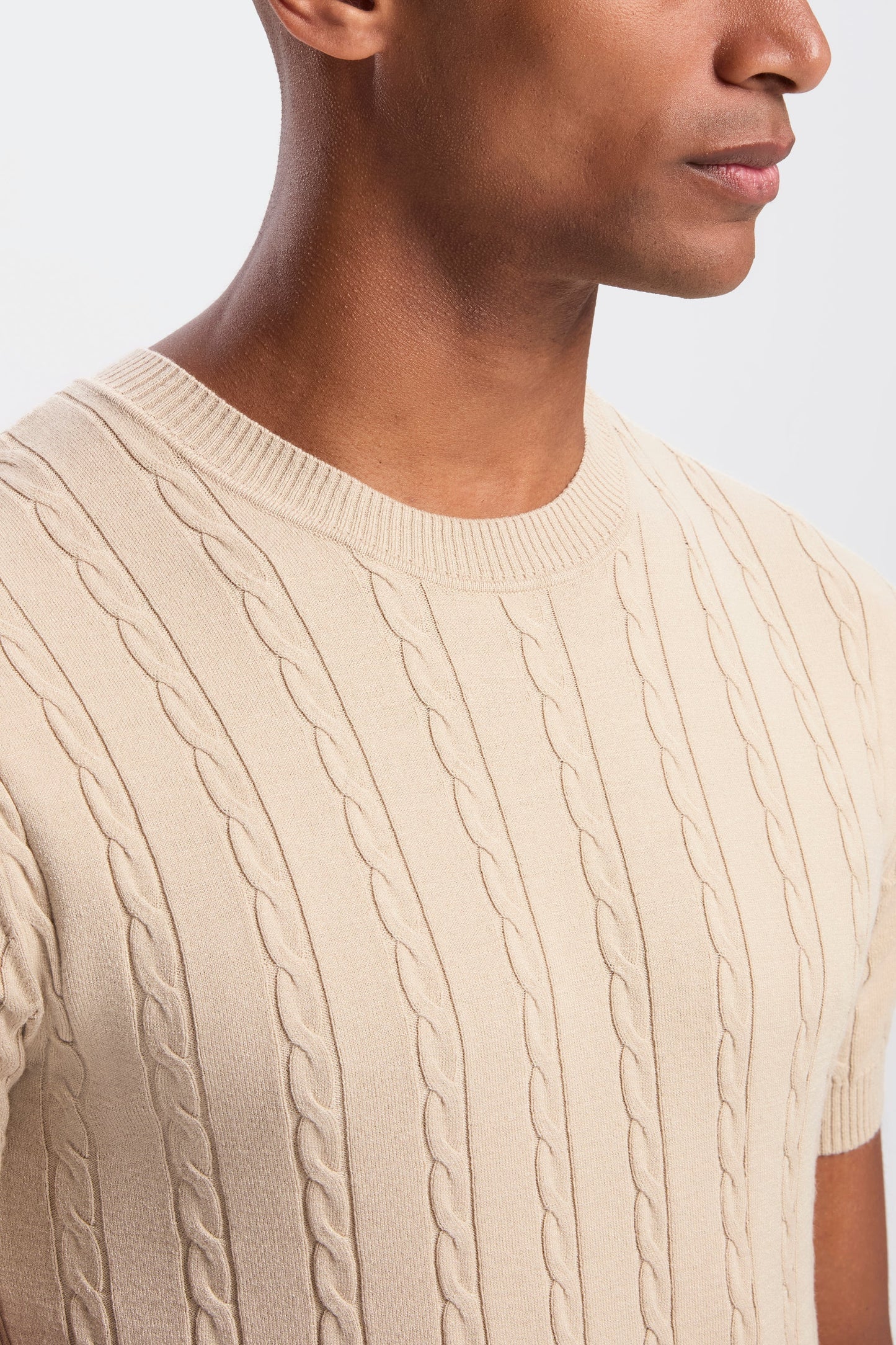 KURZARM T-SHIRT MIT DAS KABEL DESIGN