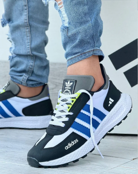 Neue Lauf-Sportschuhe